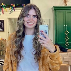 Meet your Posher, Lauren